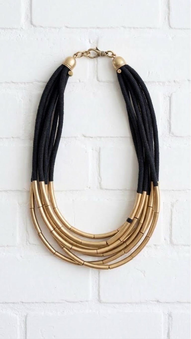 Collar Cordón y Tubos Dorados