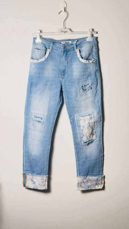 Pantalón tejano parches florales