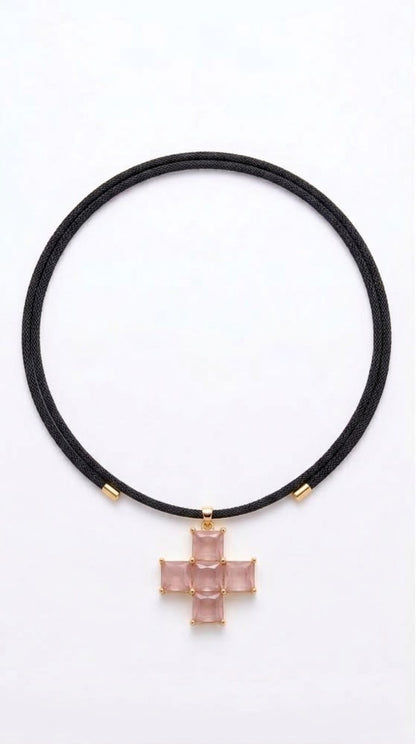Collar de Cordón Magnético Cruz Cuadrada +3 colores