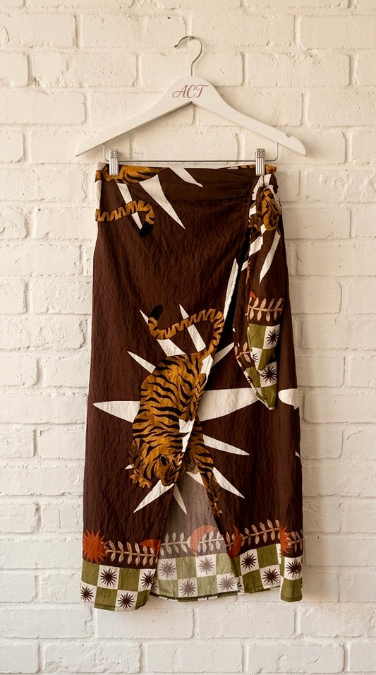 Falda pareo con estampado de tigre y soles