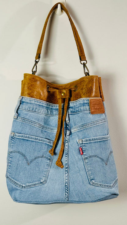 Bolso bombonera levis +1 color