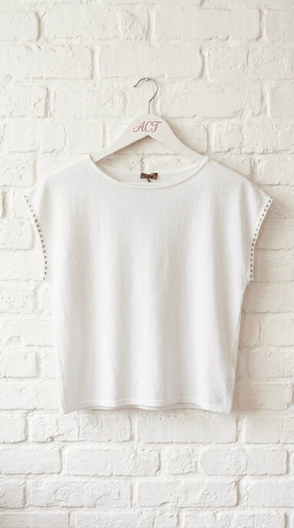 Camiseta con tachuelas +3 colores