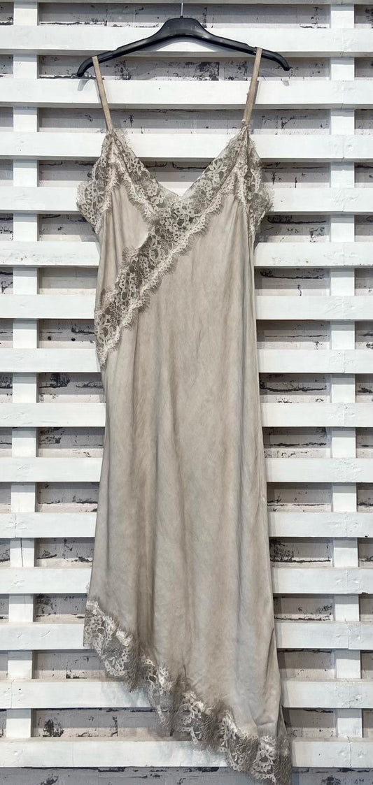 Vestido lencero pico +6 colores