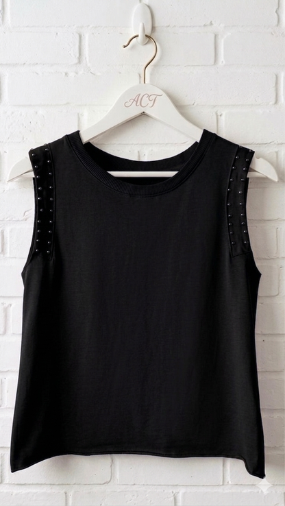 Camiseta Muscle con tachas +7 colores