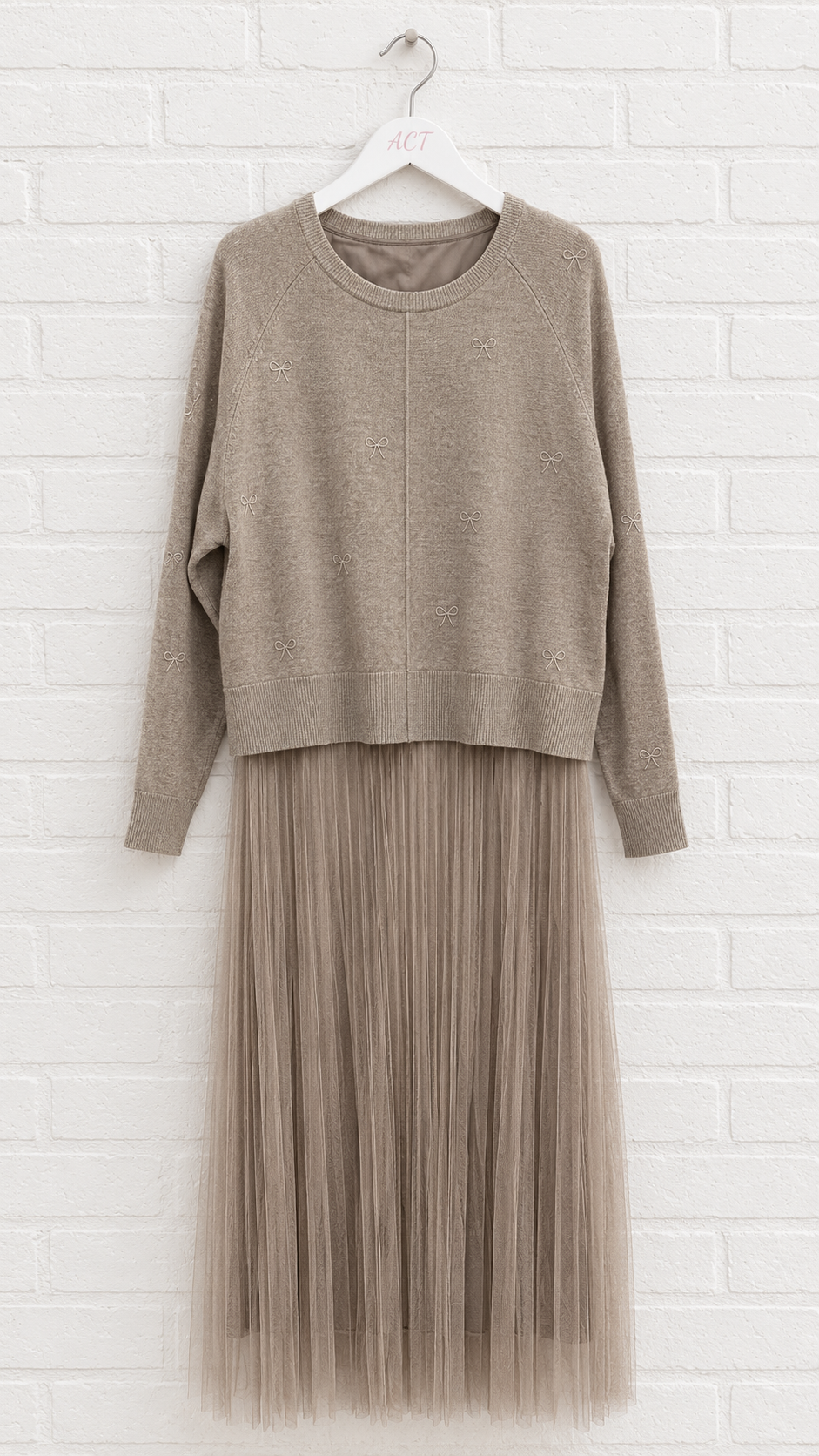 Vestido de Punto Bordado y Tul +3 colores