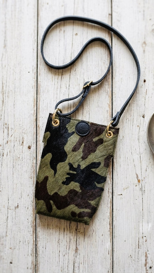 Bandolera Porta Móvil de Piel & Pelo Camuflaje