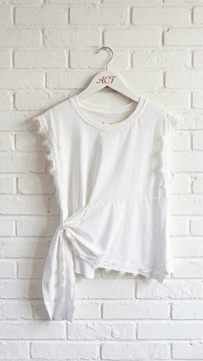 Camiseta Asimétrica con Encaje y Lazo +2 colores