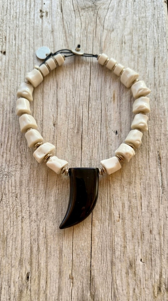 Collar Colmillo +2 colores