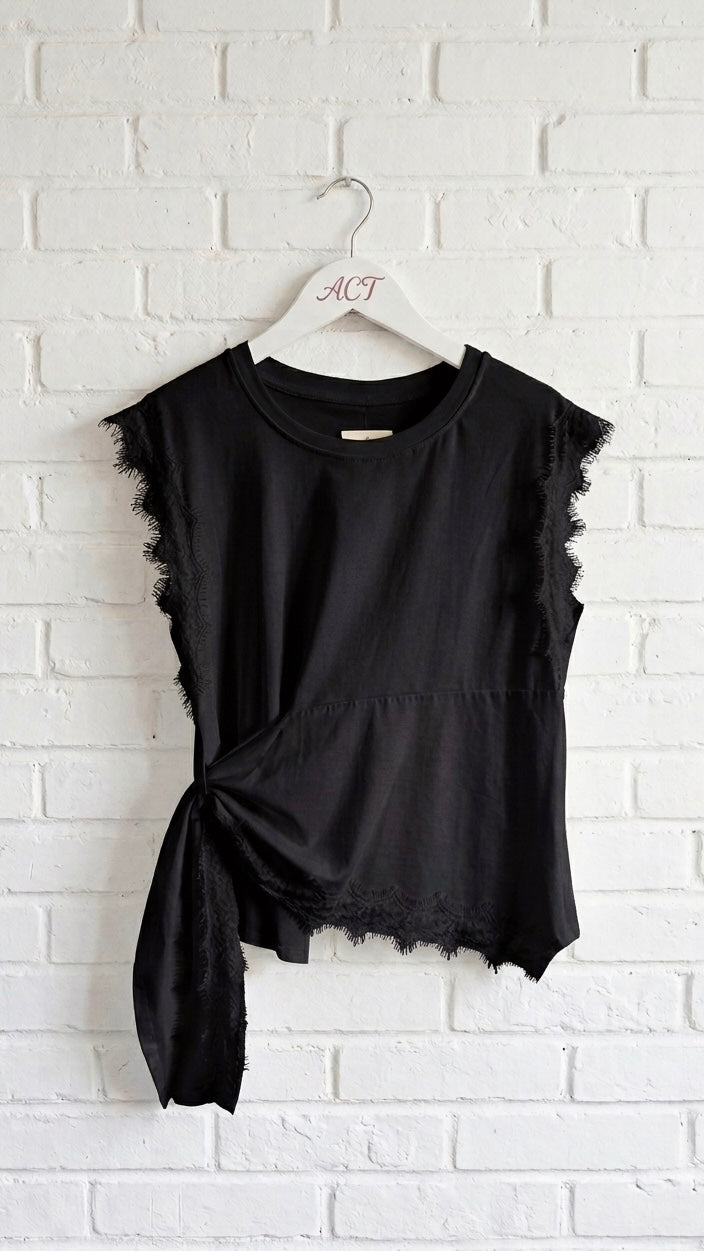 Camiseta Asimétrica con Encaje y Lazo +2 colores