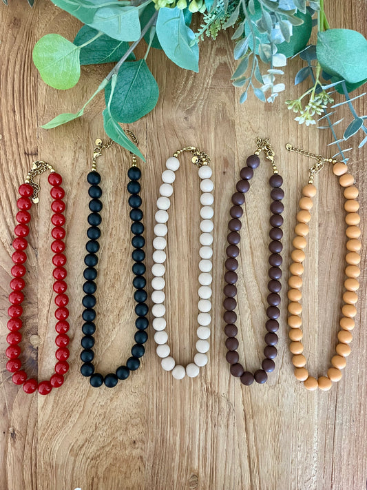 Collar corto de bola