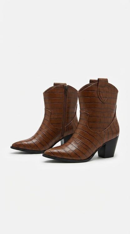 Botín Cowboy de Tacón con Grabado Estilo Piel - Corina