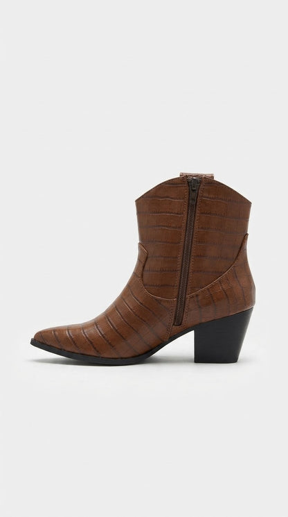 Botín Cowboy de Tacón con Grabado Estilo Piel - Corina